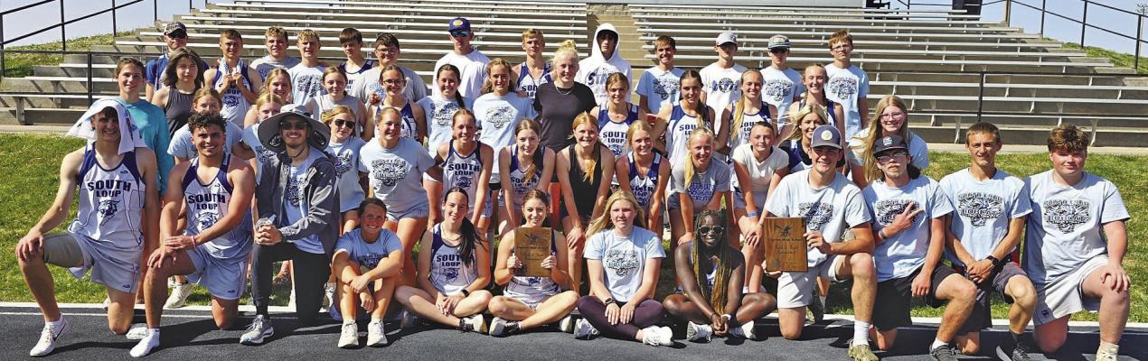 Both the men and women won the team title for South Loup at last week’s Overton track meet. (Courier photos by Ronda McFate)