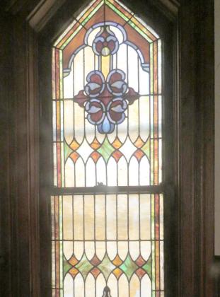 Window dedicated by No Name Club 1912.