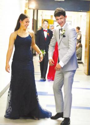 (Left) Seniors Mya Wyverka and Talon Crago