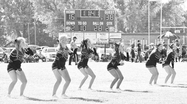 Bobcats Lose to Undefeated Pleasanton in Homecoming Game
