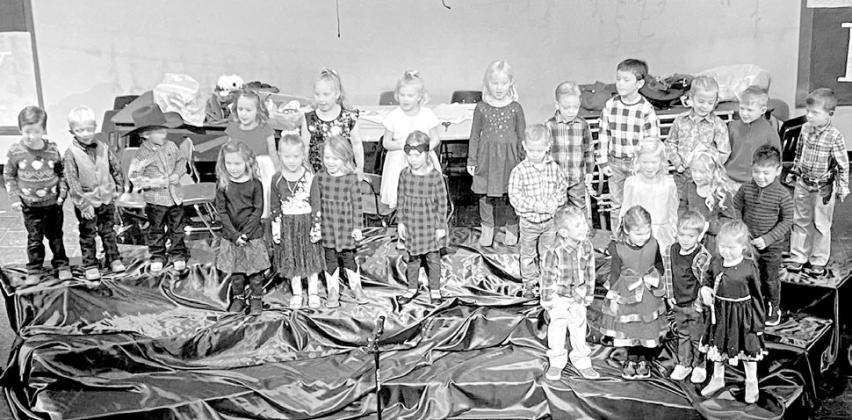 Elementary Kids Offer Sounds of The Season